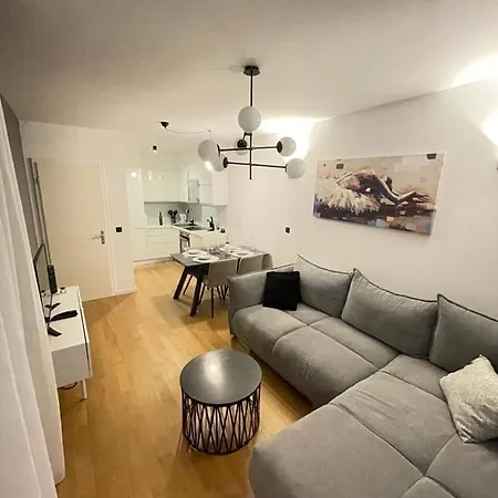 Naomi Znjan Apartment