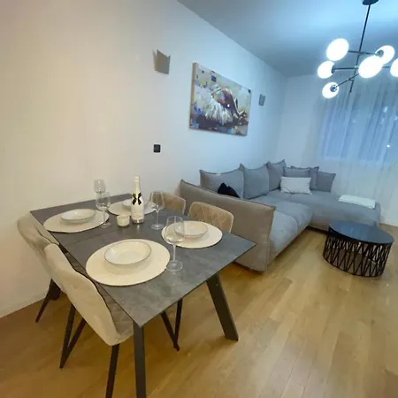 Naomi Znjan Apartment *