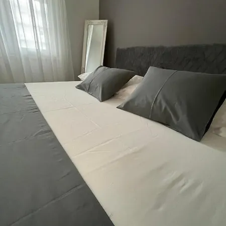 Apartment Naomi Znjan *