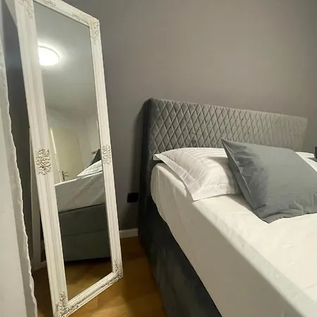 Apartament Naomi Znjan