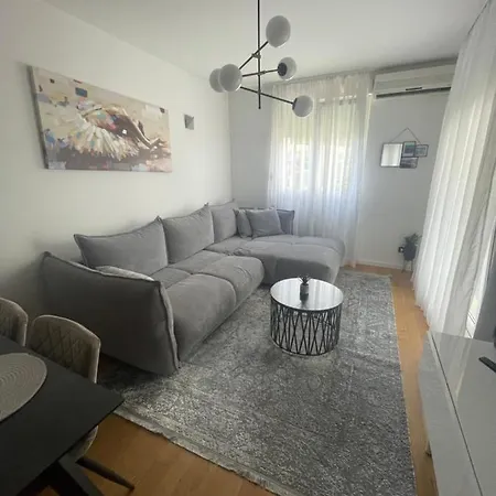 Naomi Znjan Apartament